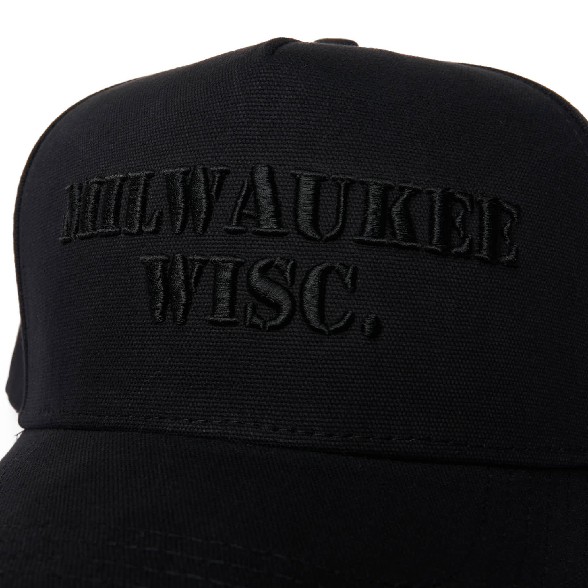 MILWAUKEE WISC. - BLACK CANVAS